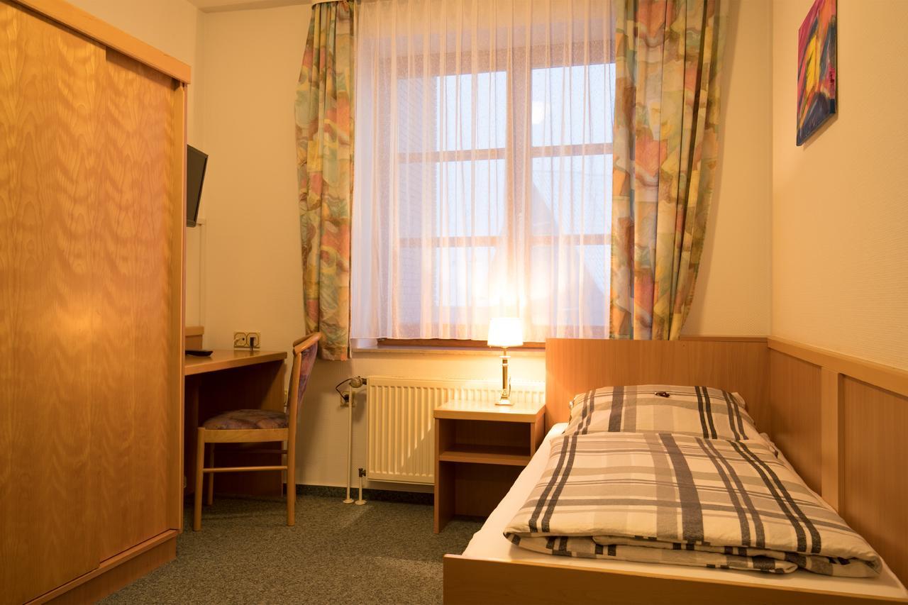 Hotel Alt Oesselse 사르쉬테드 외부 사진