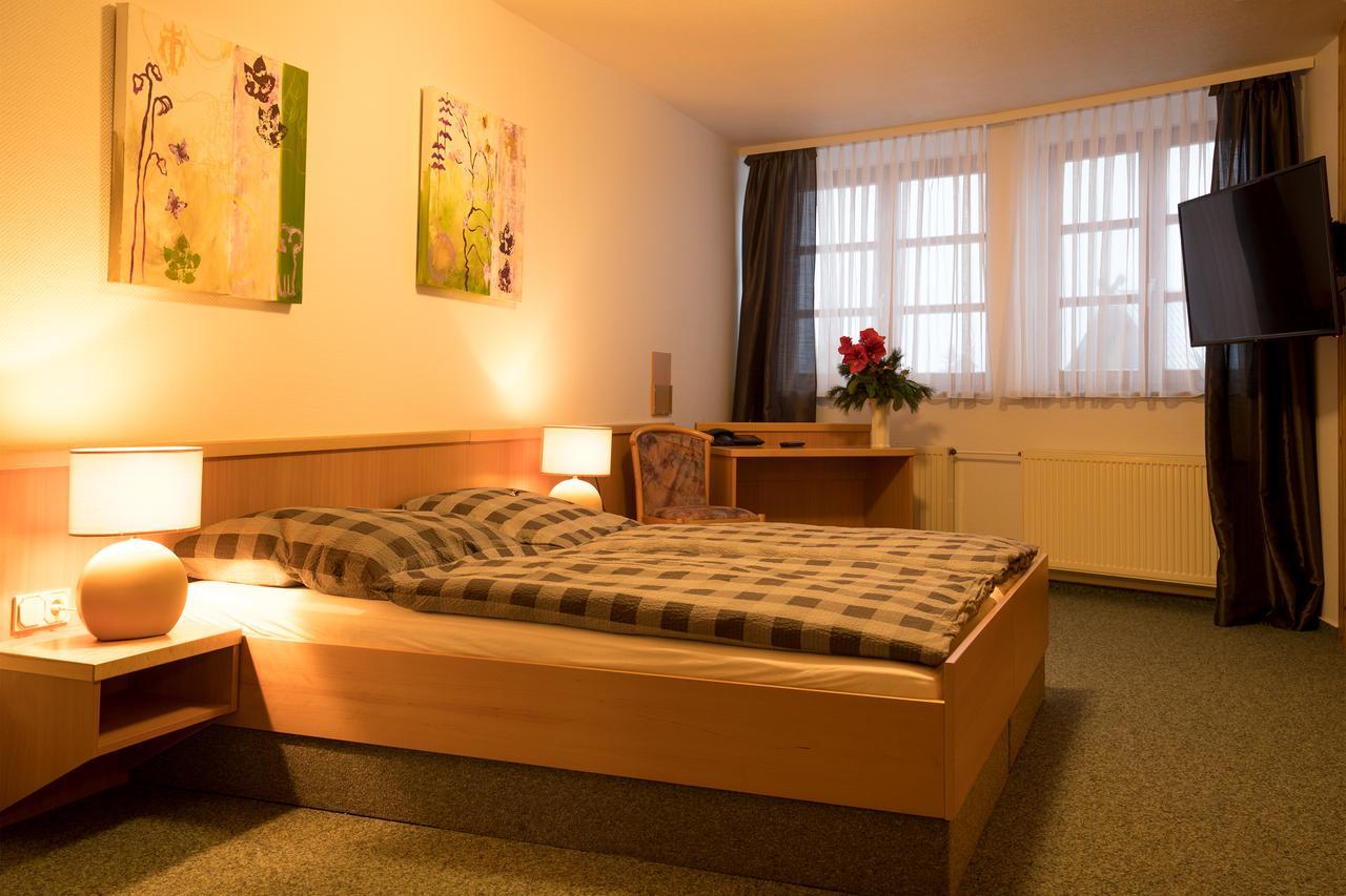 Hotel Alt Oesselse 사르쉬테드 외부 사진