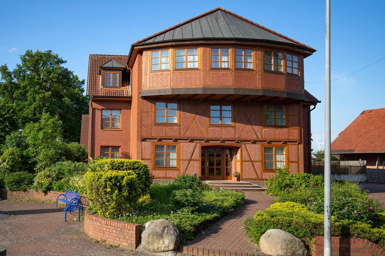 Hotel Alt Oesselse 사르쉬테드 외부 사진